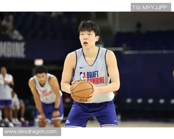 姚明与娜娜的友谊之路:跨越篮球与音乐的精彩人生交汇 姚明与娜娜的友谊之路:跨越篮球与音乐的精彩人生交汇