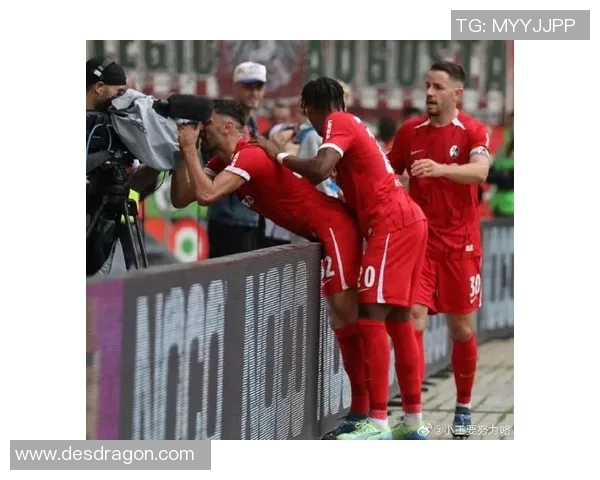 汉诺威客场德甲胜利，弗赖堡主场告负，提前降级风险增加