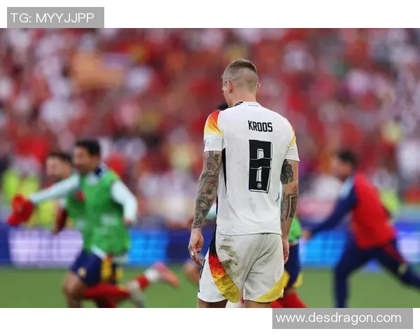 芬兰队首次参加欧洲杯小组赛遗憾出局,勇敢拼搏铸造历史